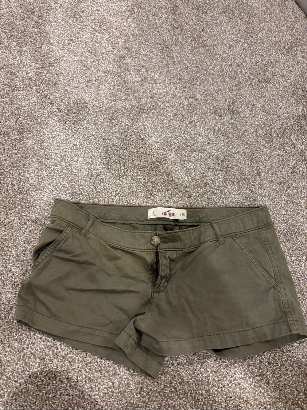 Hollister Women's Olive Green Cotton Blend Mid-Rise Shorts